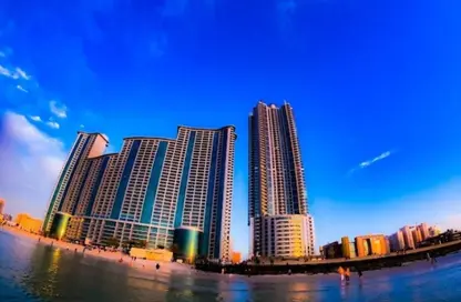 شقة - 2 غرف نوم - 3 حمامات للبيع في برج الكورنيش - طريق كورنيش عجمان - عجمان