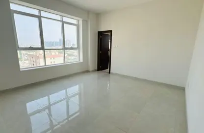 شقة - 2 غرف نوم - 3 حمامات للايجار في مساكن كورنيش عجمان - طريق كورنيش عجمان - عجمان