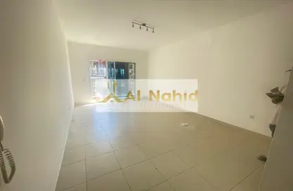 Apartment - 1 Bedroom - 2 Bathrooms for rent in Oxford Building - Jumeirah Village Circle - Dubai