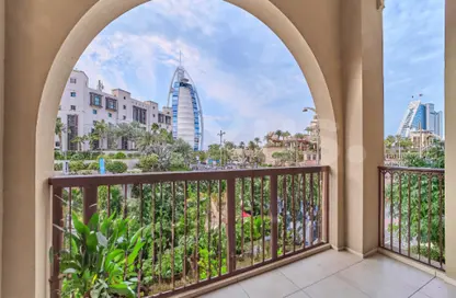 Apartment - 2 Bedrooms - 2 Bathrooms for rent in Lamtara 1 - Madinat Jumeirah Living - Umm Suqeim - Dubai