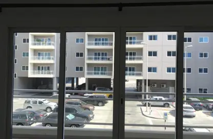 Apartment - 2 Bedrooms - 2 Bathrooms for rent in Tower 12 - Al Reef Downtown - Al Reef - Abu Dhabi