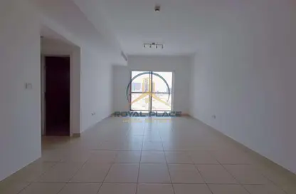 شقة - 2 غرف نوم - 3 حمامات للايجار في مبني اوكسفورد - منطقة 14 - قرية الجميرا سركل - دبي