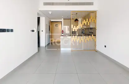 شقة - 2 غرف نوم - 3 حمامات للايجار في برج ريجيل - قرية الجميرا سركل - دبي