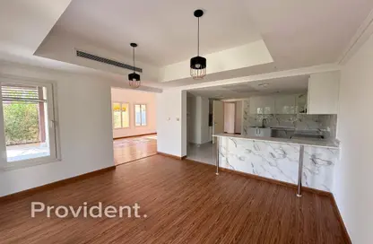 فيلا - 4 غرف نوم - 4 حمامات للايجار في الينابيع 4 - الينابيع - دبي