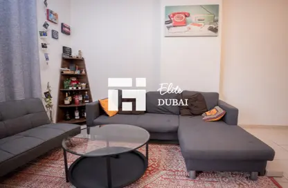 Apartment - 1 Bedroom - 2 Bathrooms for sale in Tala 1 - Queue Point - Dubai Land - Dubai