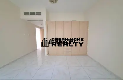 Apartment - 1 Bedroom - 2 Bathrooms for rent in Al Hafeet Tower - Al Khan - Sharjah
