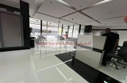 شقة - 2 غرف نوم - 3 حمامات للايجار في 2 زاخر تاور - أبراج زاخر - التعاون - الشارقة