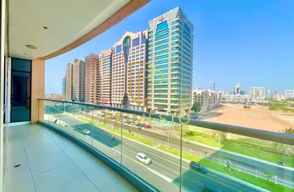شقة - 2 غرف نوم - 3 حمامات للايجار في يونايتد سكوير - الخالدية - أبوظبي