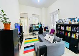 صورةغرفة المعيشة لـ: شقة - 1 غرفة نوم - 2 حمامات للبيع في ريجنت هاوس 1 - ريجنت هاوس - مدينة السيارات - دبي, صورة 1