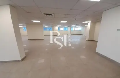 Empty Room image for: Office Space - Studio - 1 Bathroom for rent in Khalifa City A - Khalifa City - Abu Dhabi, Image 1