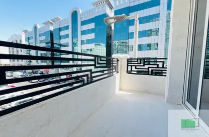 شقة - غرفة نوم - 2 حمامات للايجار في برج الوثبة - الوثبة - أبوظبي