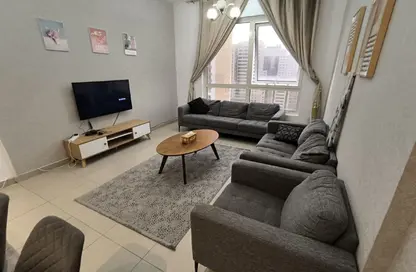 شقة - 2 غرف نوم - 2 حمامات للايجار في الخان - الشارقة