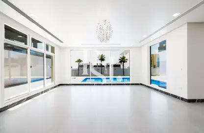 Villa - 6 Bedrooms - 7 Bathrooms for sale in West Yas - Yas Island - Abu Dhabi