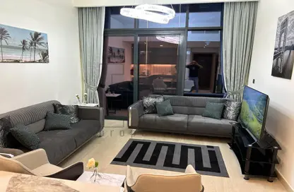Living Room image for: Apartment - 1 Bedroom - 1 Bathroom for rent in Azizi Riviera 19 - Meydan One - Meydan - Dubai, Image 1