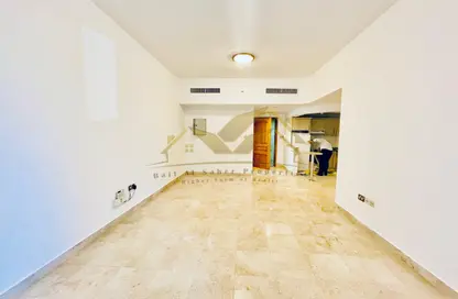 Apartment - 1 Bedroom - 2 Bathrooms for rent in Sheikh Zayed Road - Dubai