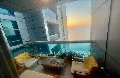 شقة - 2 غرف نوم - 2 حمامات للبيع في مساكن كورنيش عجمان - طريق كورنيش عجمان - عجمان