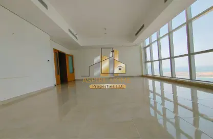 Apartment - 3 Bedrooms - 5 Bathrooms for rent in Golden Beach Tower - Corniche Road - Abu Dhabi