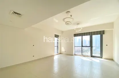 Apartment - 1 Bedroom - 2 Bathrooms for rent in Bahwan Tower Downtown - Downtown Dubai - Dubai
