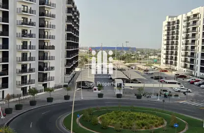 Apartment - 2 Bedrooms - 3 Bathrooms for sale in Waters Edge - Yas Island - Abu Dhabi