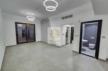 Apartment - 1 Bedroom - 2 Bathrooms for rent in Jumeirah Garden City - Al Satwa - Dubai
