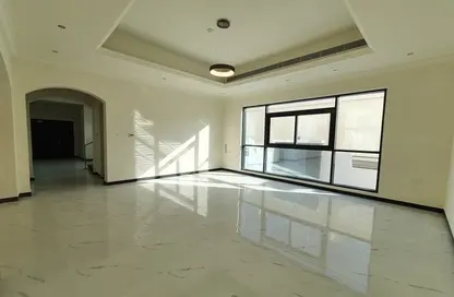 Empty Room image for: Villa - 4 Bedrooms - 6 Bathrooms for rent in Al Ain Ladies Club - Al Markhaniya - Al Ain, Image 1