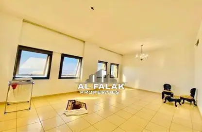 شقة - 3 غرف نوم - 5 حمامات للايجار في شارع التعاون الجديد - التعاون - الشارقة