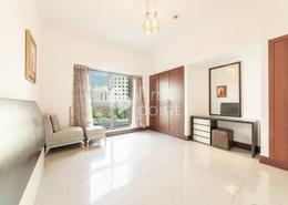 Living Room image for: Apartment - 2 bedrooms - 4 bathrooms for rent in Golden Mile 9 - Golden Mile - Palm Jumeirah - Dubai, Image 1