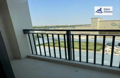 Apartment - 2 Bedrooms - 3 Bathrooms for sale in Hayat Boulevard-2A - Hayat Boulevard - Town Square - Dubai