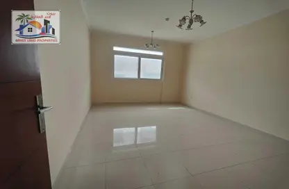 شقة - غرفة نوم - 1 حمام للايجار في بناء النباعة - النبعة - الشرق - الشارقة