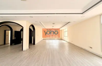 Villa - 4 Bedrooms - 6 Bathrooms for rent in Jumeirah 1 Villas - Jumeirah 1 - Jumeirah - Dubai