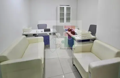 مركز أعمال - استوديو - 8 حمامات للايجار في مبنى زلفى - منطقة القرهود - دبي