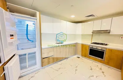 Kitchen image for: Apartment - 2 Bedrooms - 3 Bathrooms for rent in Al Raha Beach - Abu Dhabi, Image 1