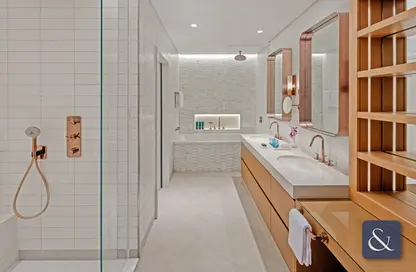 صورة لـ حمام شقة - غرفة نوم - 2 حمامات للايجار في جوهرة الخور - بورسعيد - ديرة - دبي ، صورة رقم 1