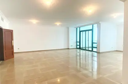 Apartment - 4 Bedrooms - 3 Bathrooms for rent in Al Hana Tower - Al Khalidiya - Abu Dhabi