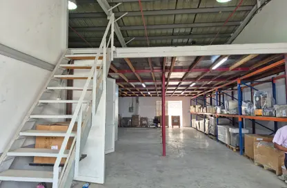 Warehouse - Studio - 2 Bathrooms for rent in Mussafah Industrial Area - Mussafah - Abu Dhabi