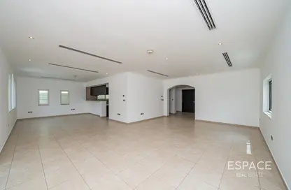 Villa - 3 Bedrooms - 3 Bathrooms for rent in Legacy - Jumeirah Park - Dubai