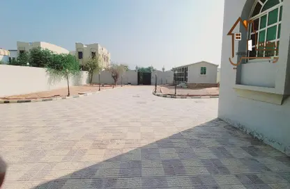 Terrace image for: Villa - 6 Bedrooms - 7 Bathrooms for rent in Seih Al Ghubb - Ras Al Khaimah, Image 1