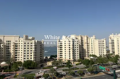 Apartment - 3 Bedrooms - 5 Bathrooms for rent in Jash Hamad - Shoreline Apartments - Palm Jumeirah - Dubai
