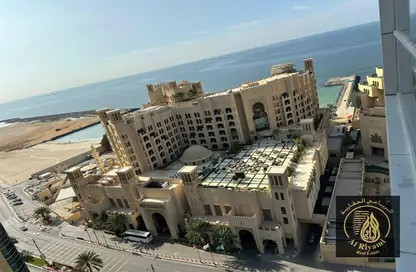 شقة - غرفة نوم - 2 حمامات للايجار في مساكن كورنيش عجمان - طريق كورنيش عجمان - عجمان