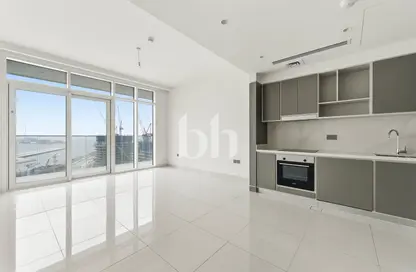 Apartment - 2 Bedrooms - 2 Bathrooms for rent in Sunrise Bay - EMAAR Beachfront - Dubai Harbour - Dubai