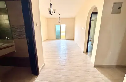 Apartment - 1 Bedroom - 2 Bathrooms for rent in Muwailih Building - Muwaileh - Sharjah