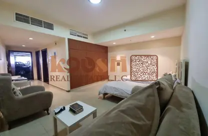 شقة - 1 حمام للبيع في مساكن كورنيش عجمان - طريق كورنيش عجمان - عجمان