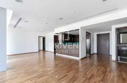 Apartment - 3 Bedrooms - 3 Bathrooms for sale in Burj Daman - DIFC - Dubai