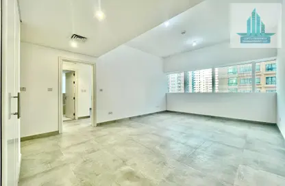 شقة - غرفة نوم - 2 حمامات للايجار في شارع حمدان - أبوظبي