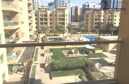 شقة - غرفة نوم - 2 حمامات للايجار في الغزلان - 1 - الغزلان - جرينز - دبي