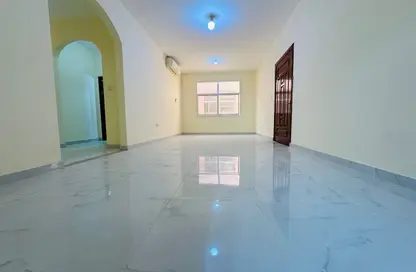 Apartment - 3 Bedrooms - 3 Bathrooms for rent in Al Maqtaa Tower 1 - Hadbat Al Zafranah - Muroor Area - Abu Dhabi