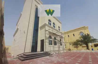 Villa - 6 Bedrooms - 4 Bathrooms for rent in Shakhbout City - Abu Dhabi