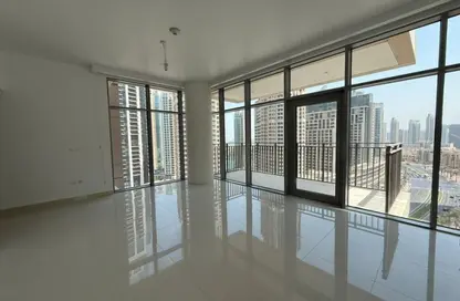 Apartment - 1 Bedroom - 2 Bathrooms for sale in Boulevard Crescent 2 - BLVD Crescent - Downtown Dubai - Dubai