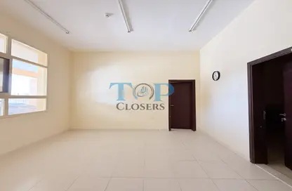 شقة - غرفة نوم - 2 حمامات للايجار في بيدا بن عمار - اشارج - العين