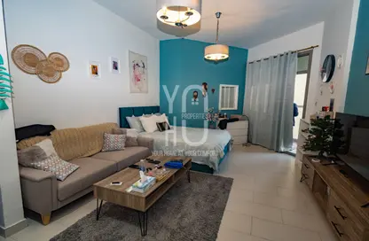 Living Room image for: Apartment - 1 Bathroom for sale in AZIZI Roy Mediterranean - Al Furjan - Dubai, Image 1